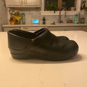 Dansko black clog womens size 7 US 38 Euro